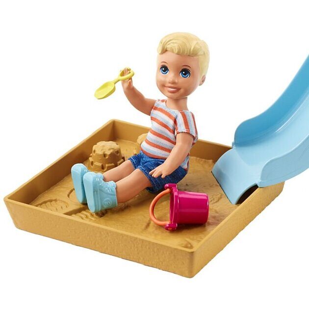 Набор Barbie Няня Горка и песочница FXG96