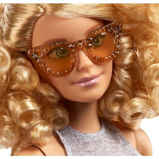 Кукла Barbie Fashionistas FJF35